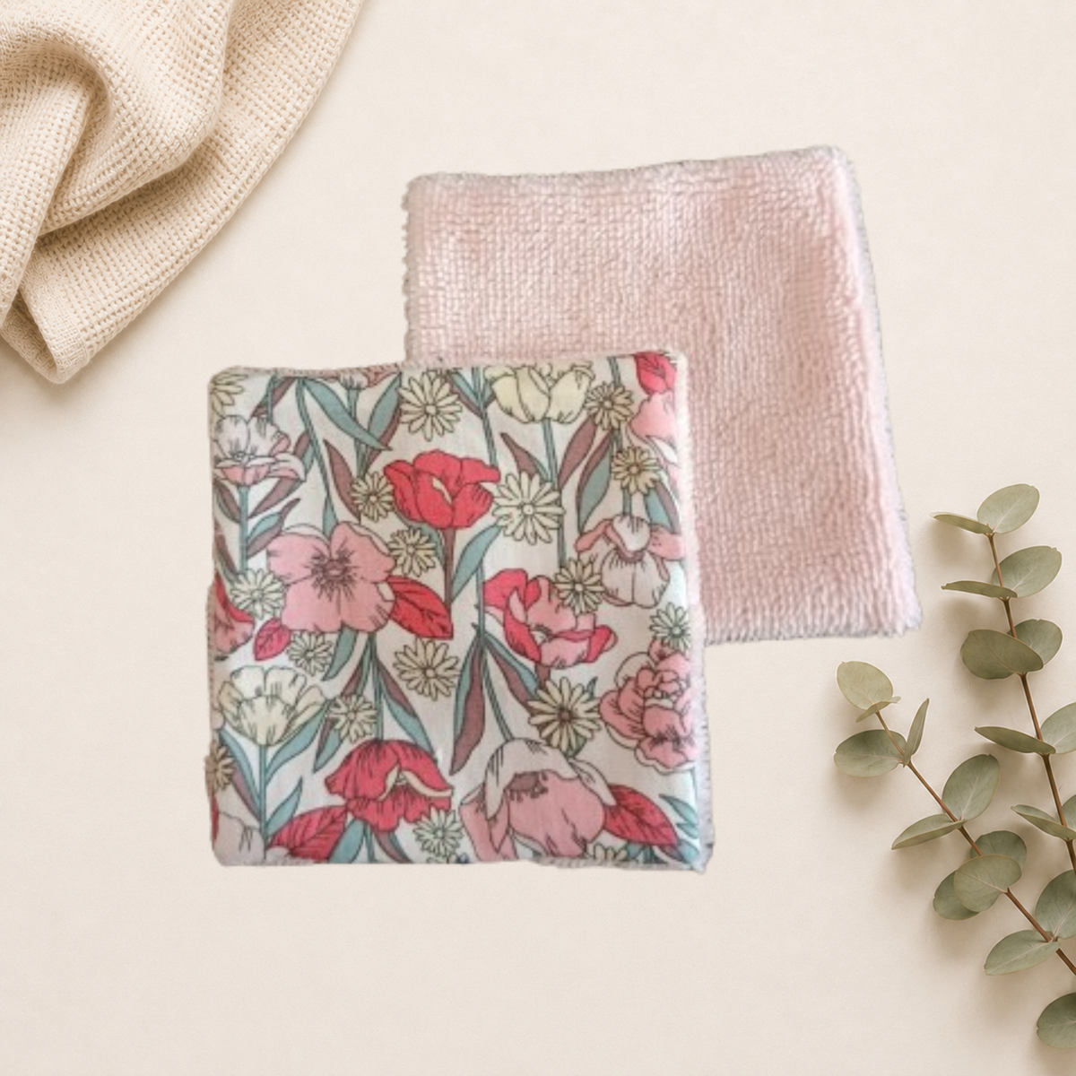 Coton lavable et réutilisable, en éponge de bambou et coton motif.
