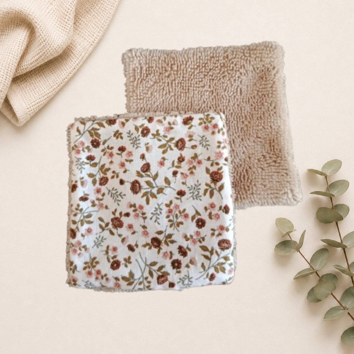 Coton lavable et réutilisable, en éponge de bambou et coton motif.
