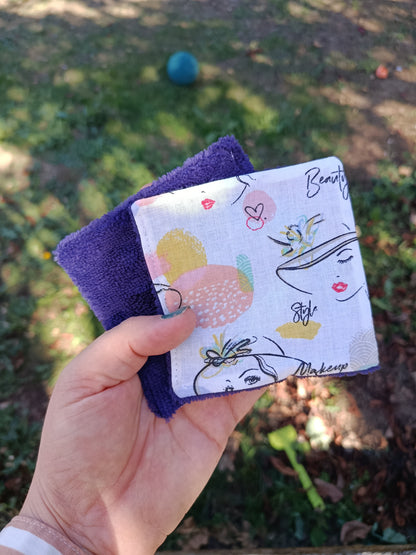 Coton lavable et réutilisable, en éponge de bambou et coton motif.
