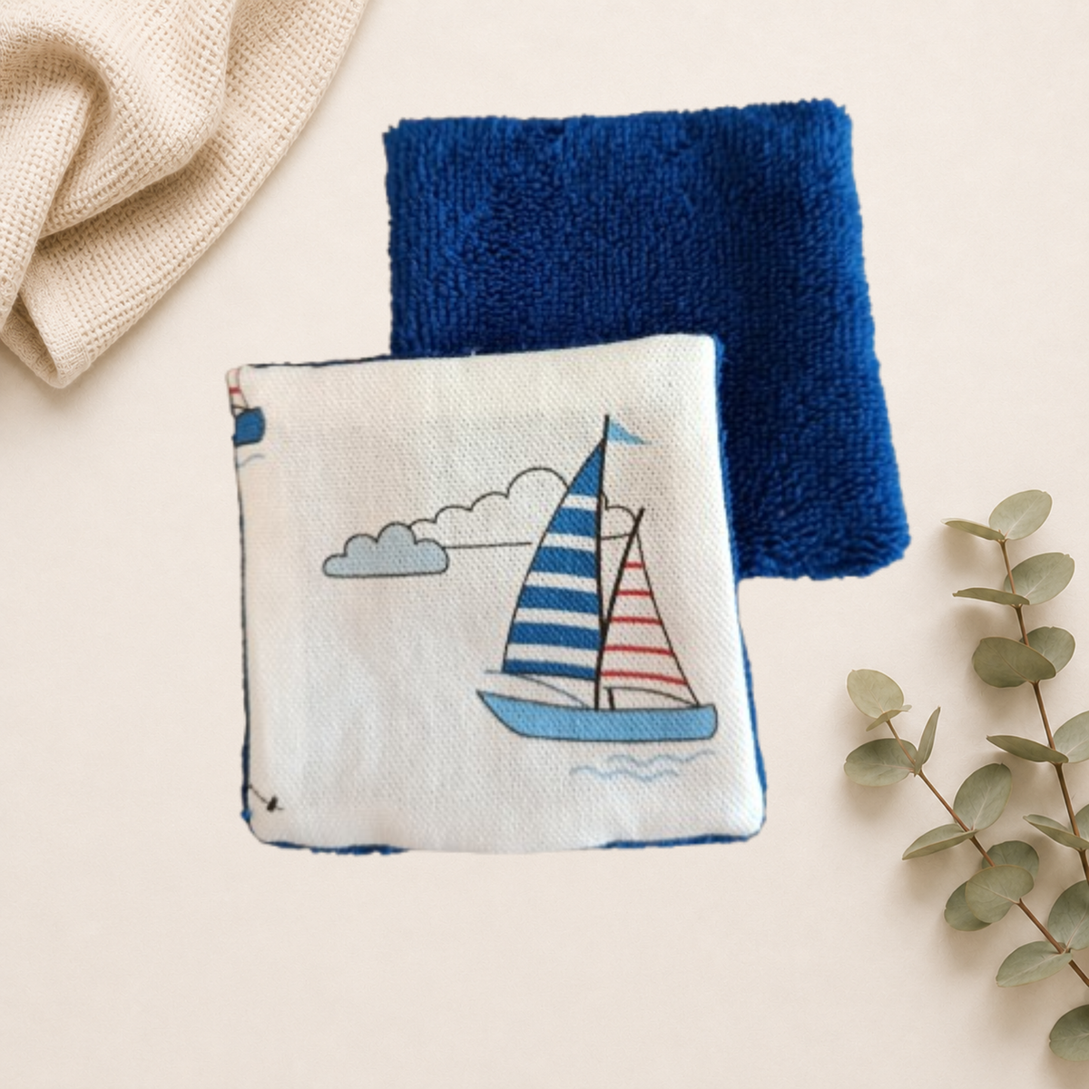 Coton lavable et réutilisable, en éponge de bambou et coton motif.

