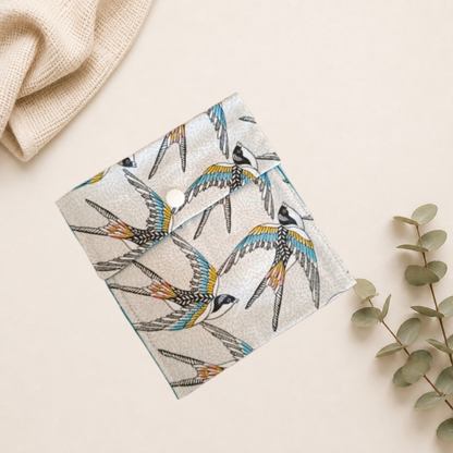 Pochette pour serviettes hygiéniques motif oiseaux bleu Raph’&Rom
